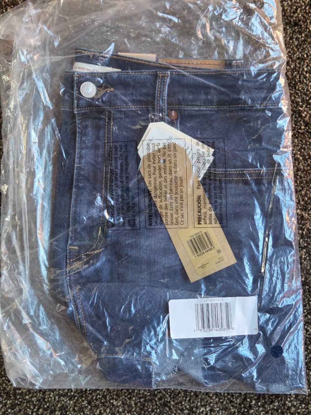 Women's Size 14 Levi's® High-Rise Frayed Jean Shorts NWT $44.50